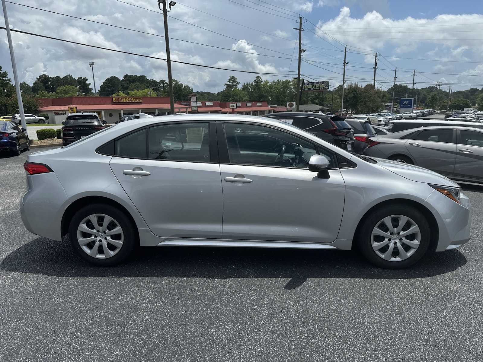 2024 Toyota Corolla LE photo 3