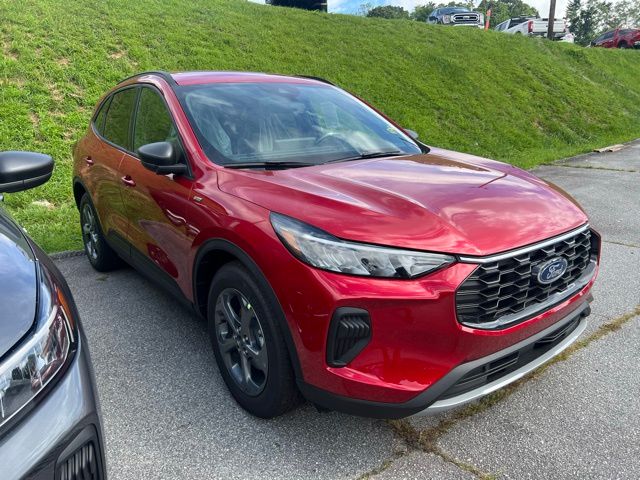2025 Ford Escape ST-Line photo 2