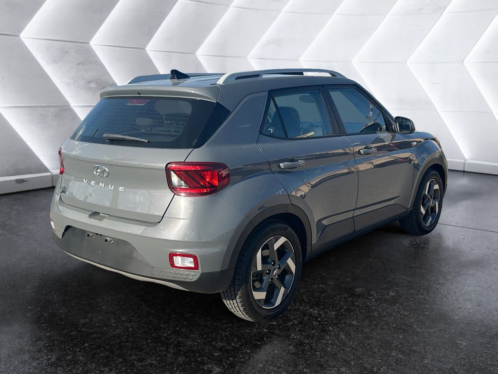 2022 Hyundai Venue SEL Limited photo 4