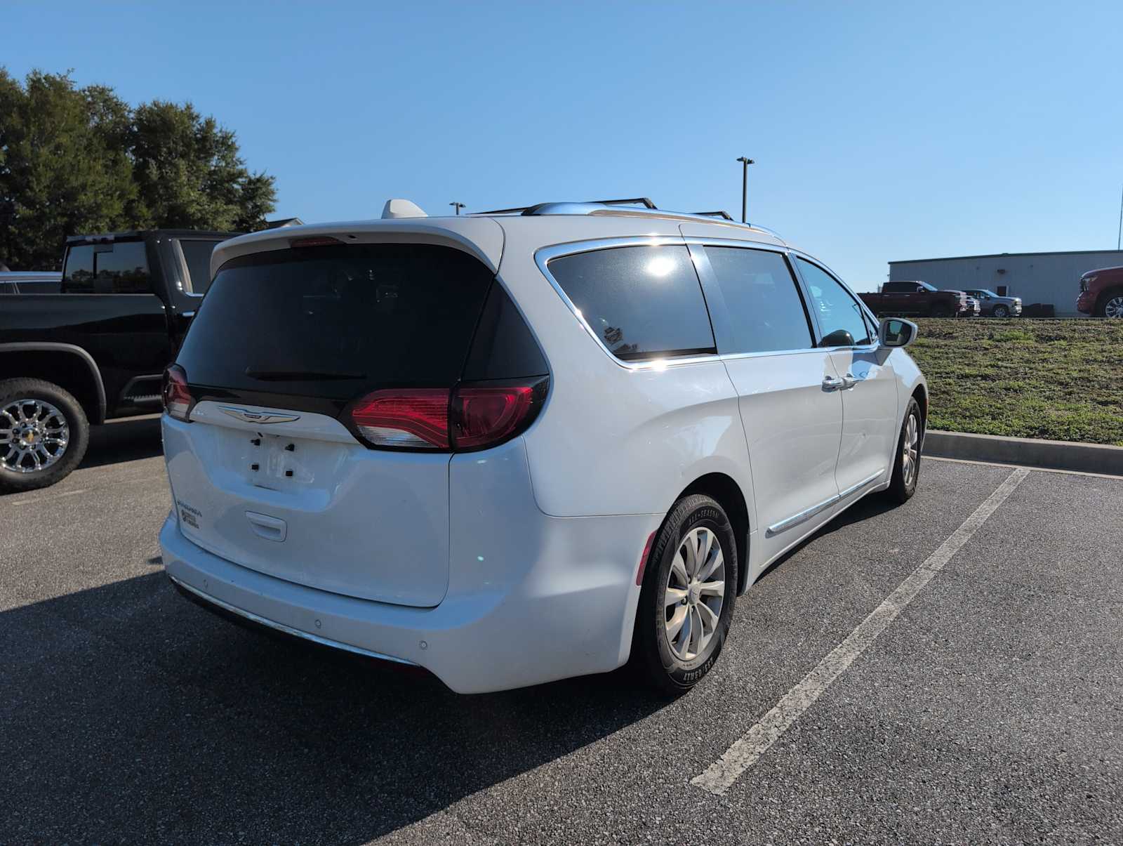 2018 Chrysler Pacifica Touring Plus photo 4