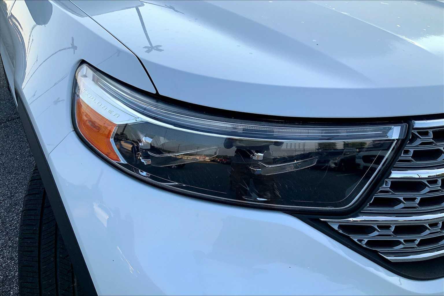 2020 Ford Explorer Limited photo 25