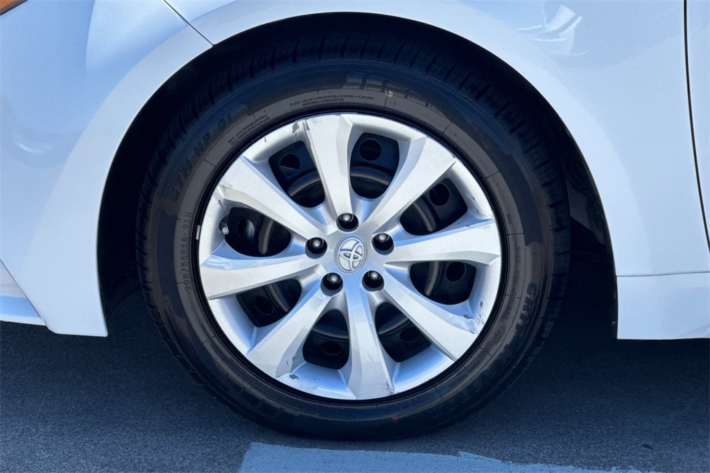 2023 Toyota Corolla LE photo 29