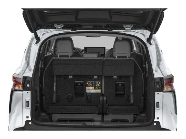 2026 Toyota Sienna XLE photo 3