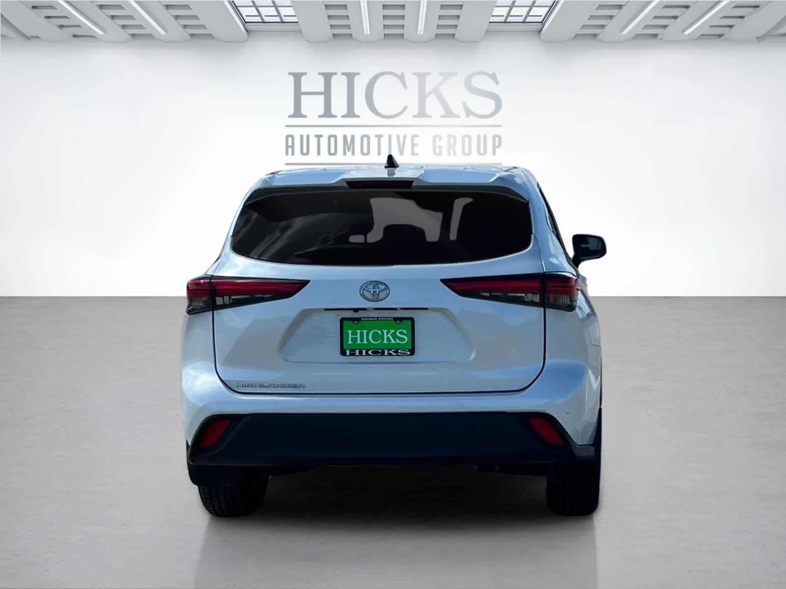 2023 Toyota Highlander L photo 4