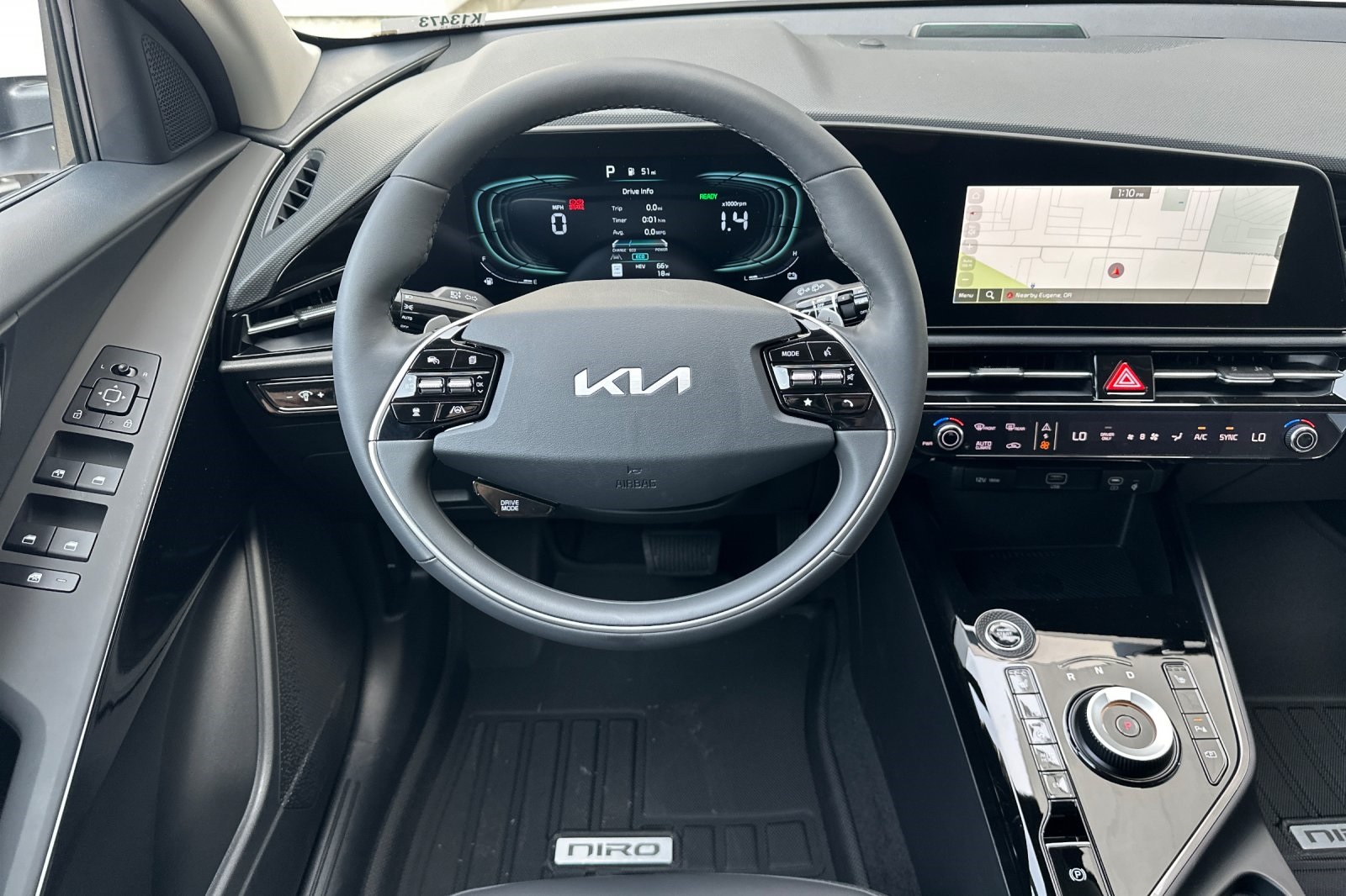 2025 Kia Niro EX photo 10