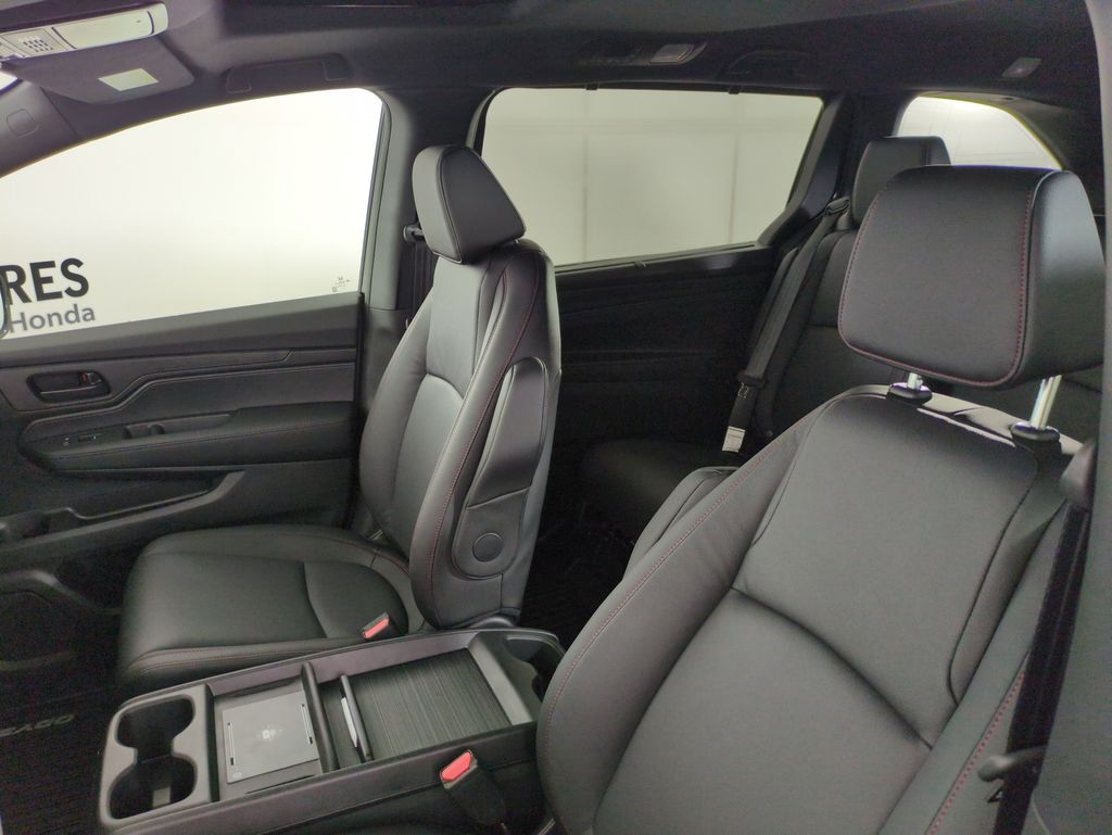 2026 Honda Odyssey photo 9