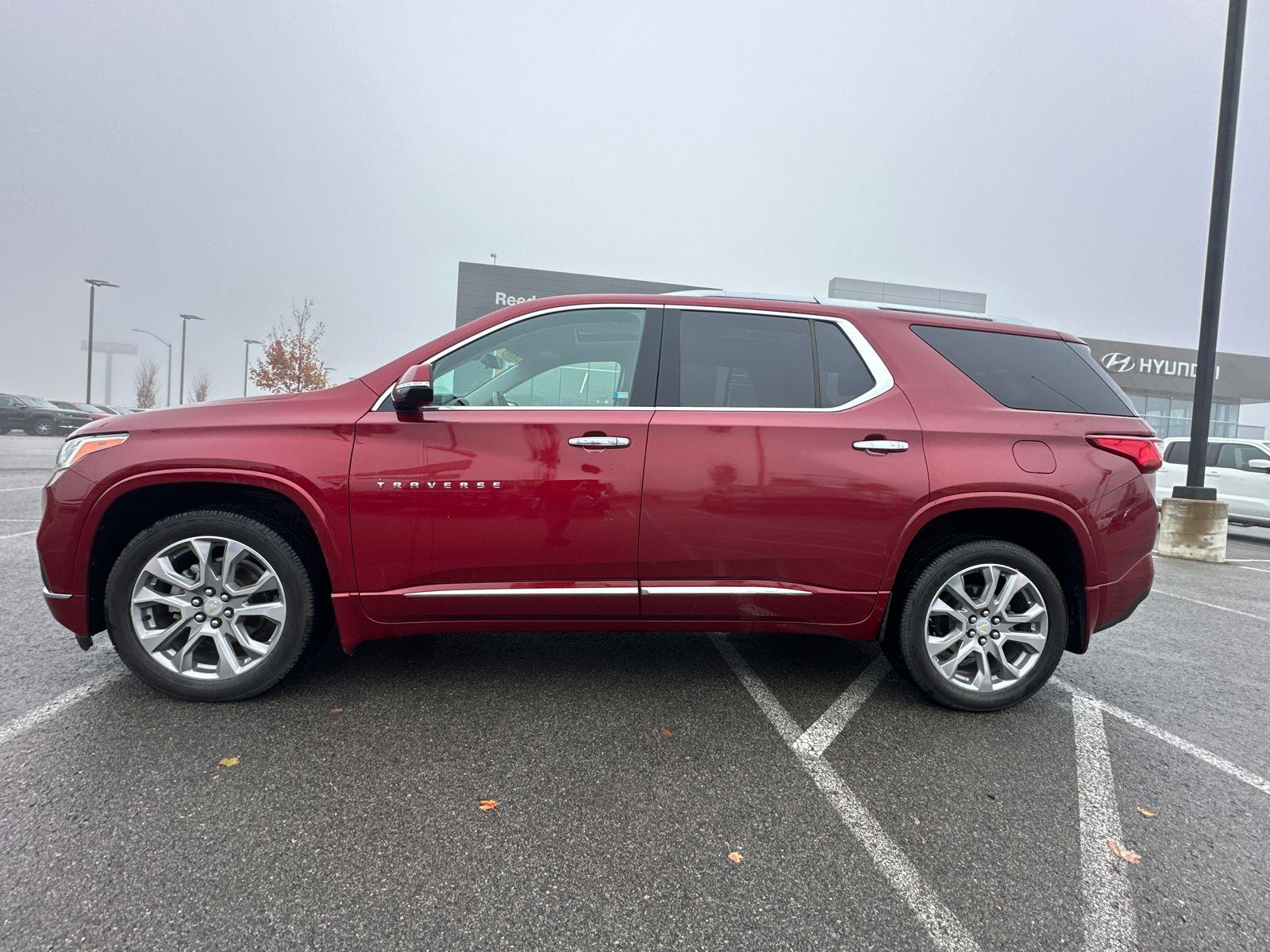 2019 Chevrolet Traverse Premier photo 2
