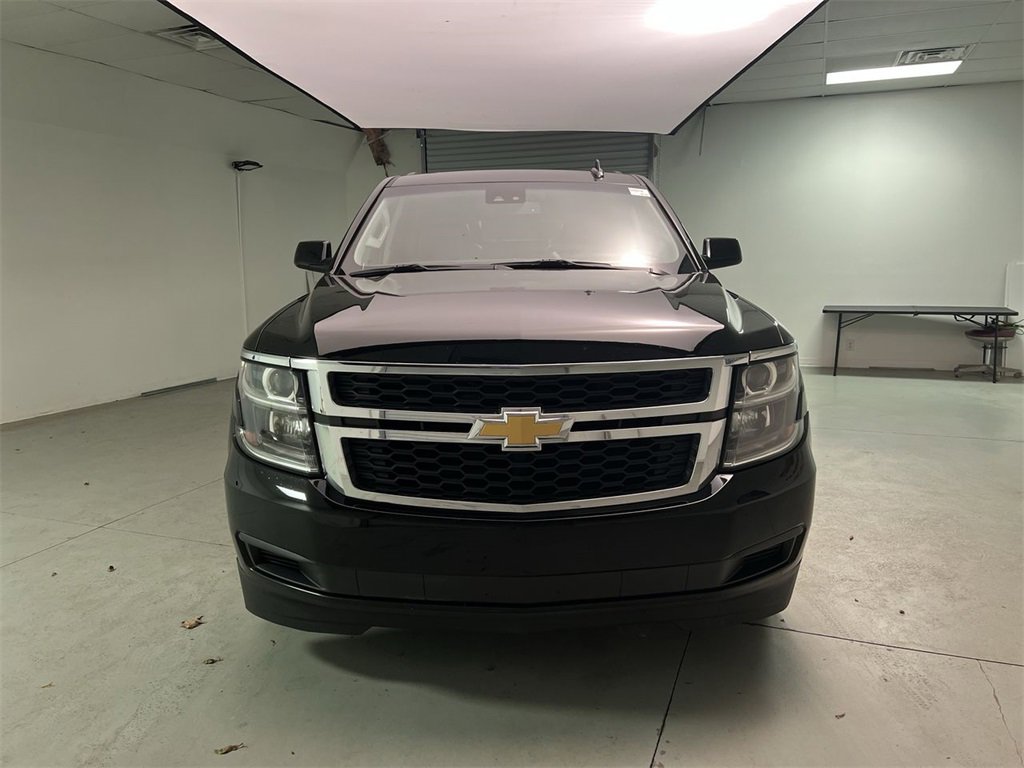 2019 Chevrolet Suburban LT photo 3