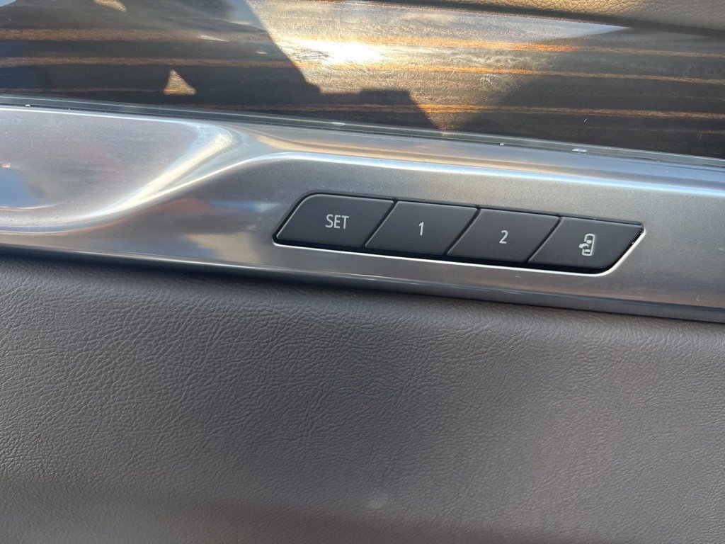 2025 Cadillac Escalade Premium Luxury photo 13