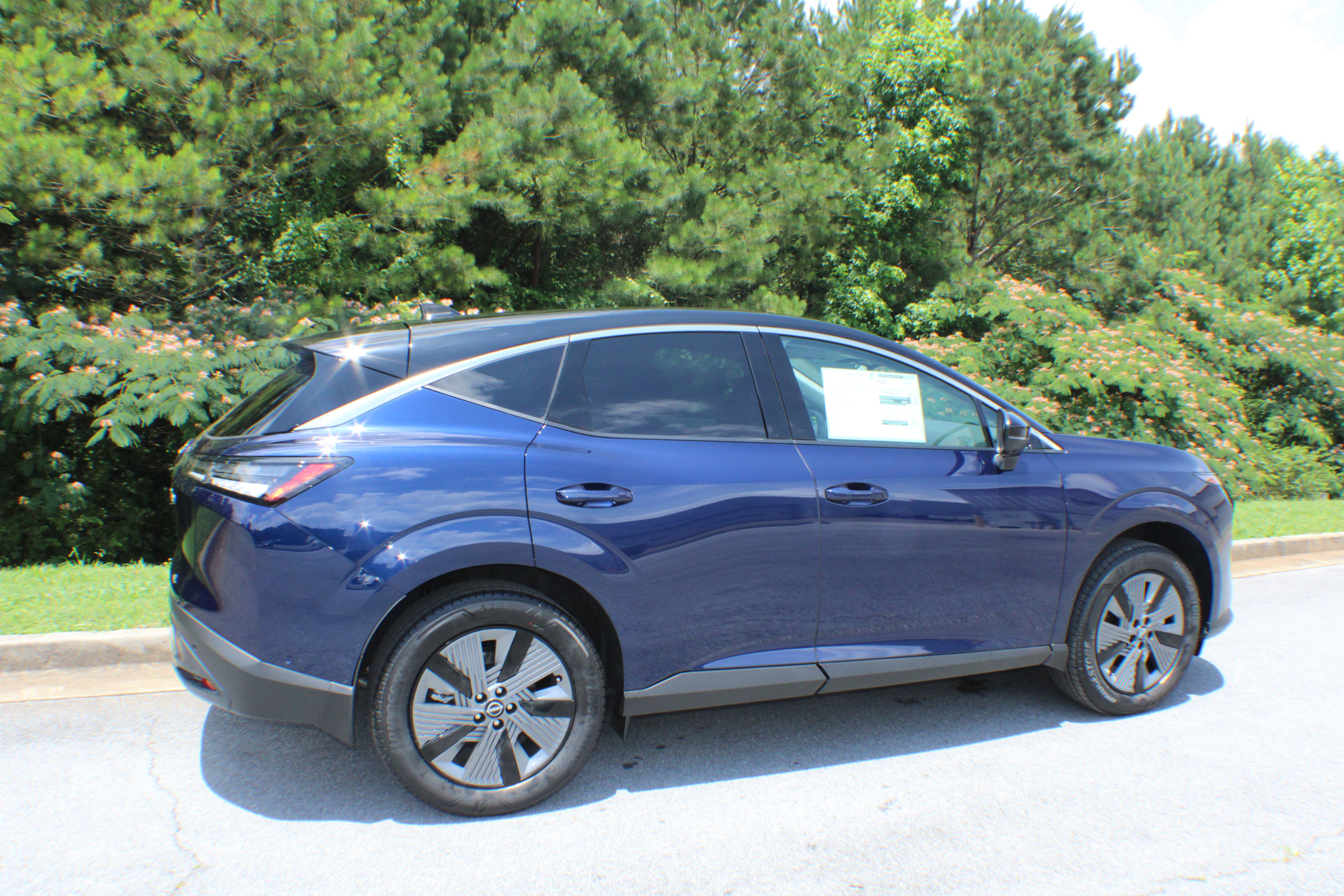 2025 Nissan Murano SL photo 2