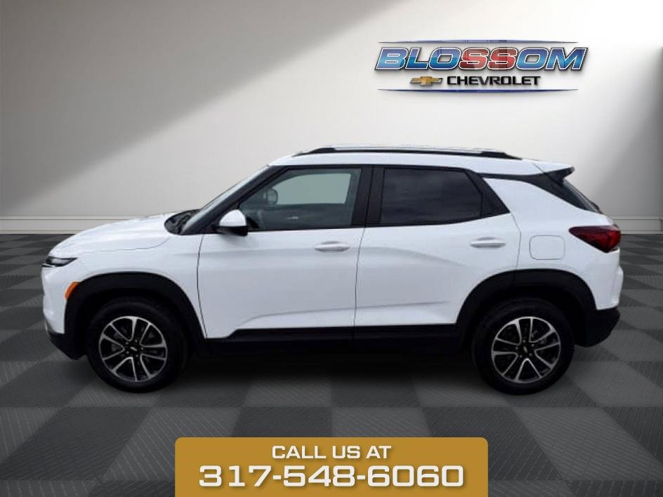 2024 Chevrolet Trailblazer LT photo 3