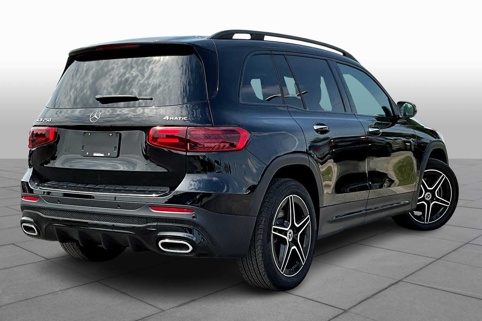 2025 Mercedes Benz GLB 250 4MATIC photo 12