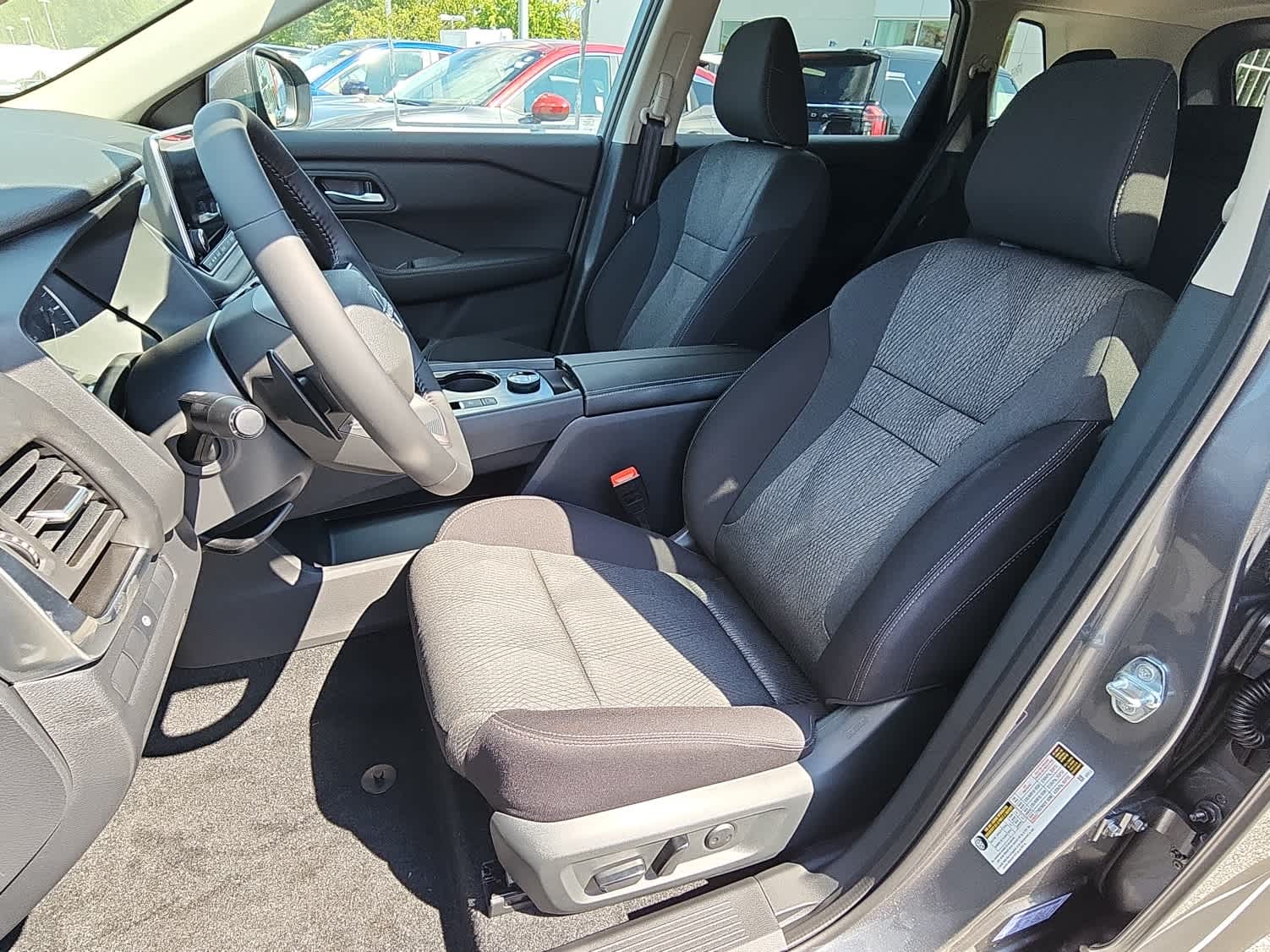 2026 Nissan Rogue SV AWD photo 10