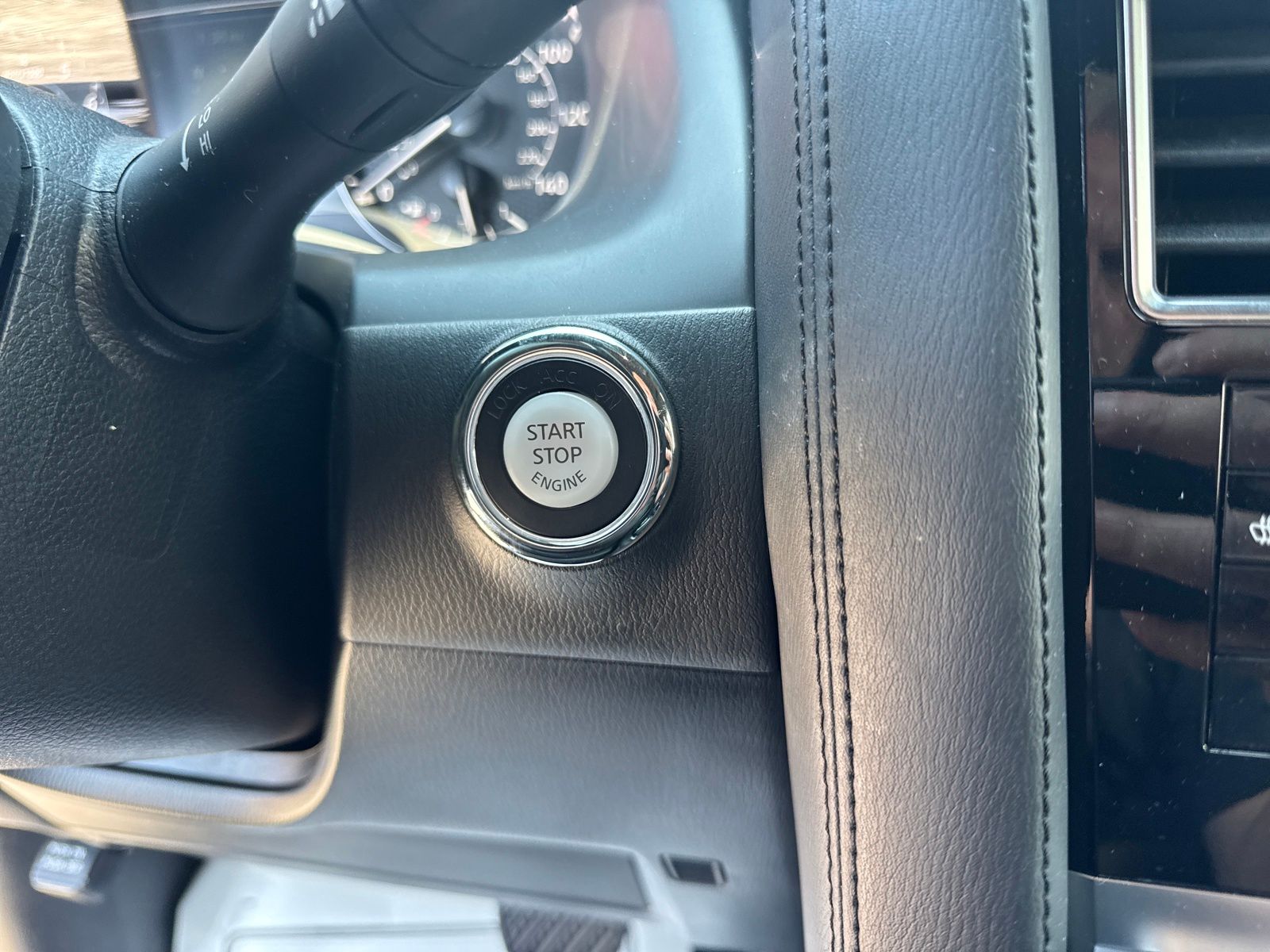 2024 Nissan Armada SL photo 15