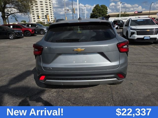 2025 Chevrolet Trax LT photo 4