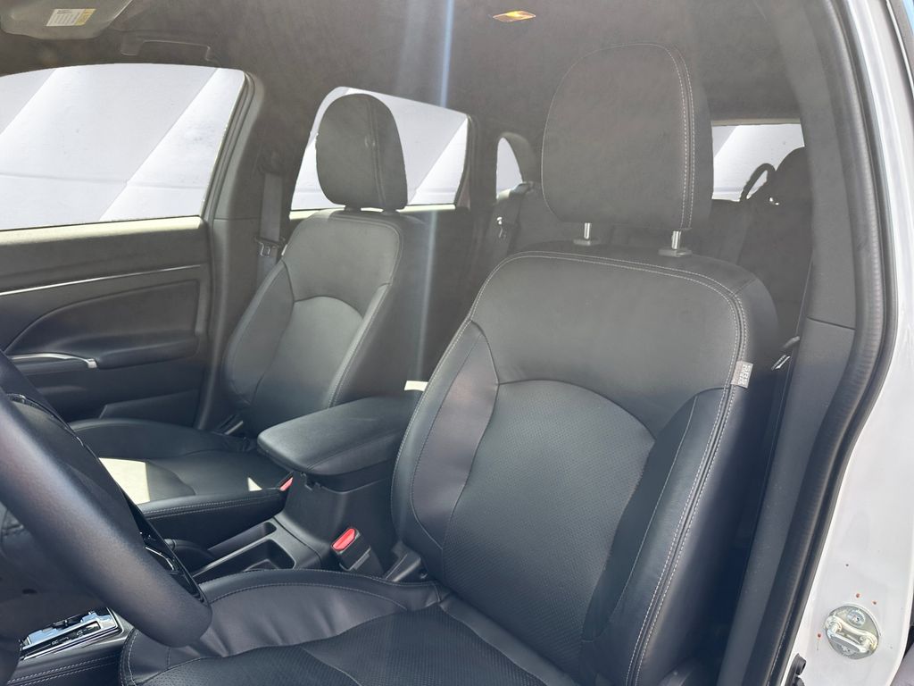 2024 Mitsubishi Outlander Sport SEL photo 8