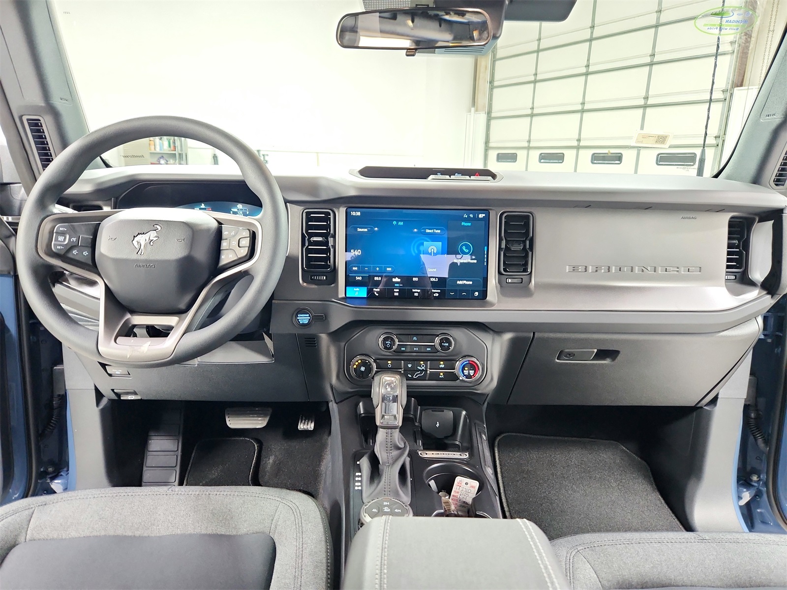 2025 Ford Bronco Base photo 23