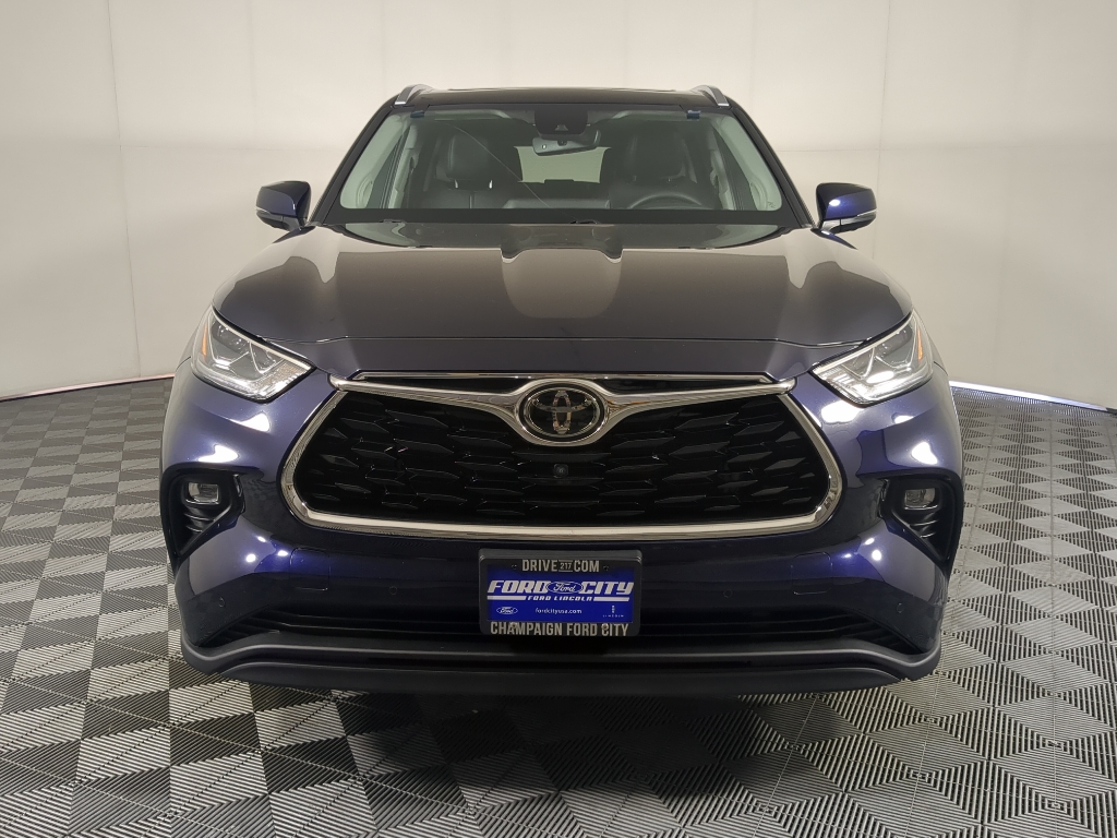 2022 Toyota Highlander Limited photo 3
