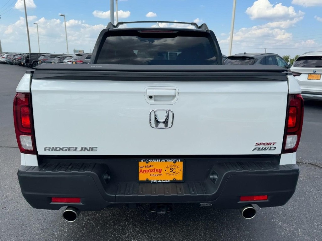 2021 Honda Ridgeline Sport photo 3