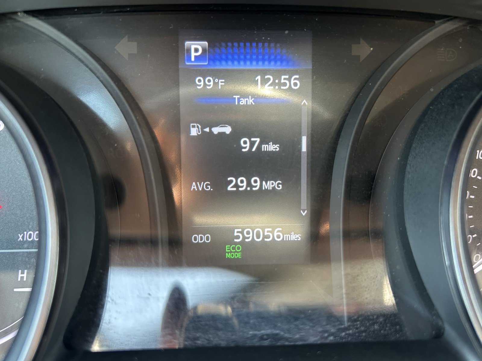 2023 Toyota Camry SE photo 14