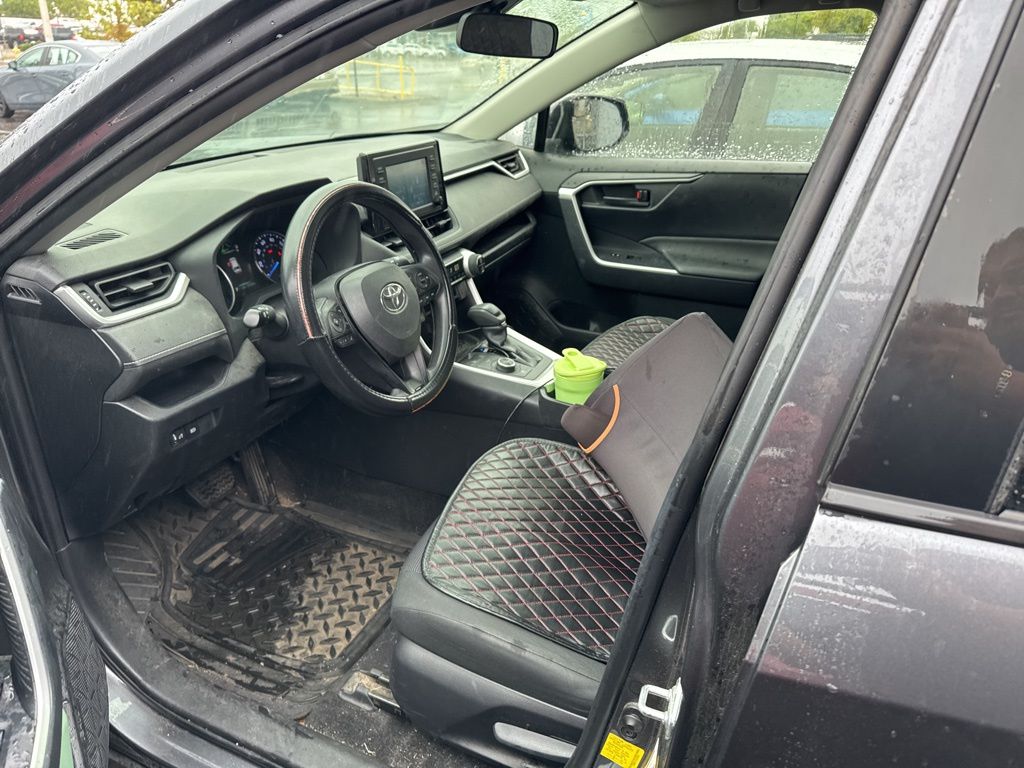2019 Toyota RAV4 Hybrid LE photo 7