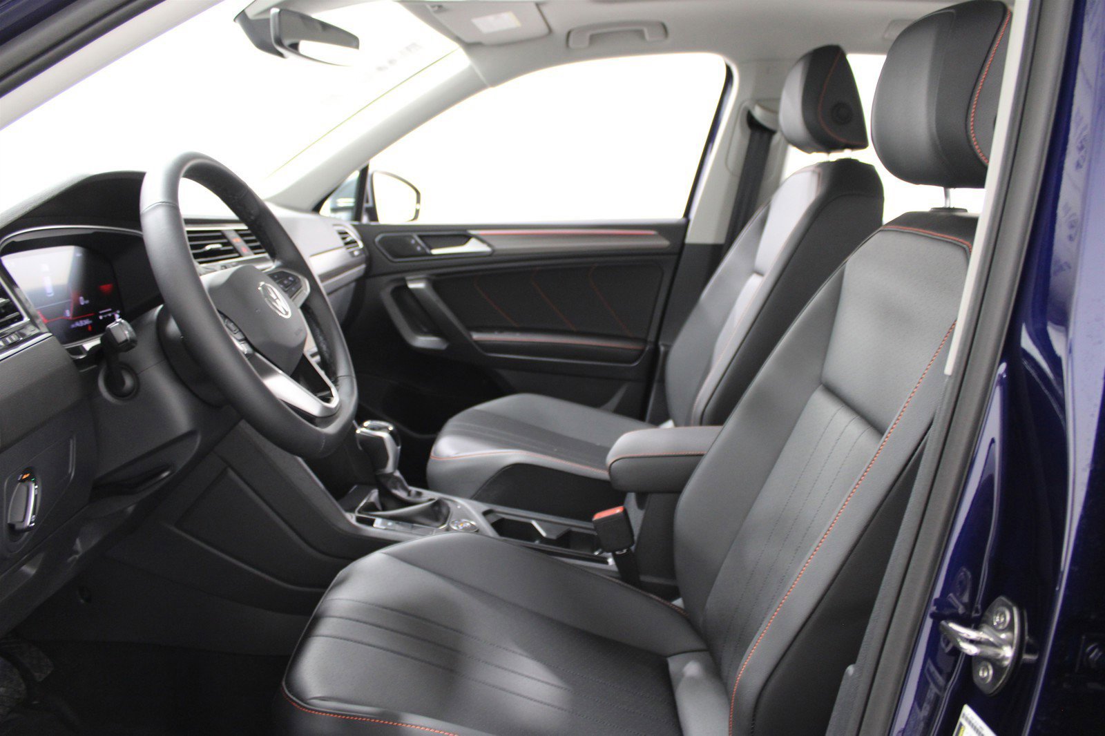 2024 Volkswagen Tiguan Wolfsburg Edition photo 5