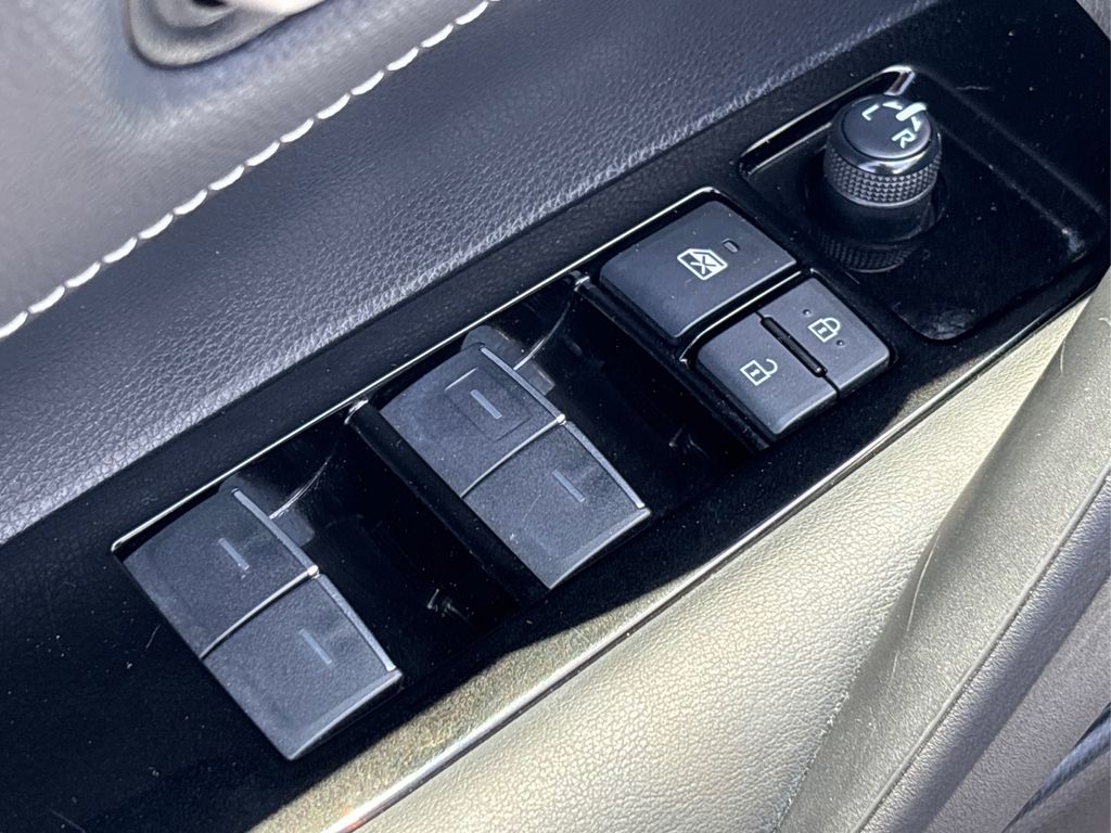 2023 Toyota Corolla SE photo 31
