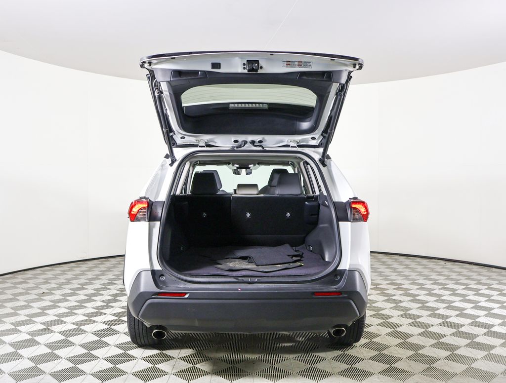 2023 Toyota RAV4 XLE photo 15