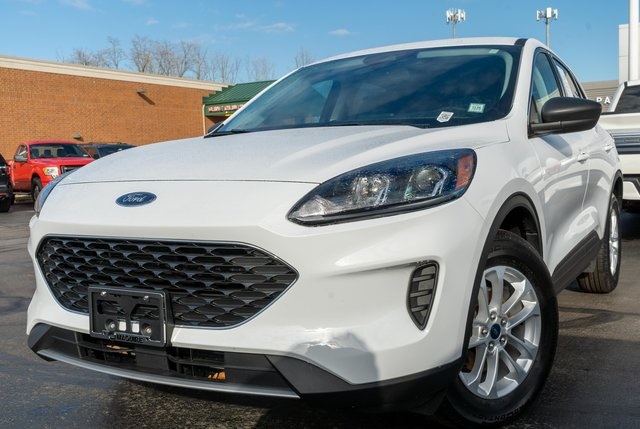 2022 Ford Escape SE's photo