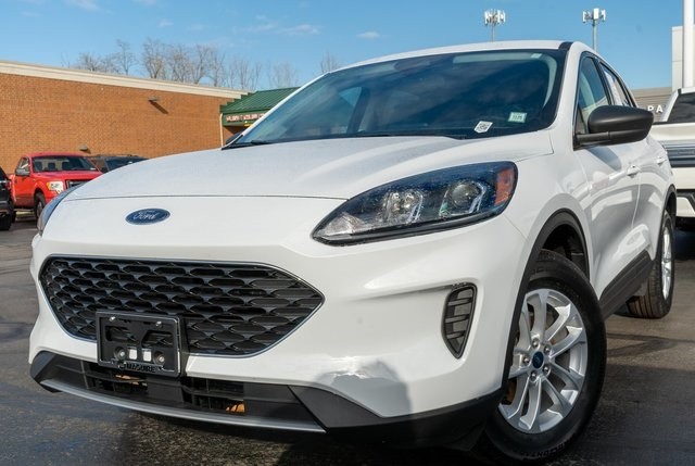 2022 Ford Escape SE's photo