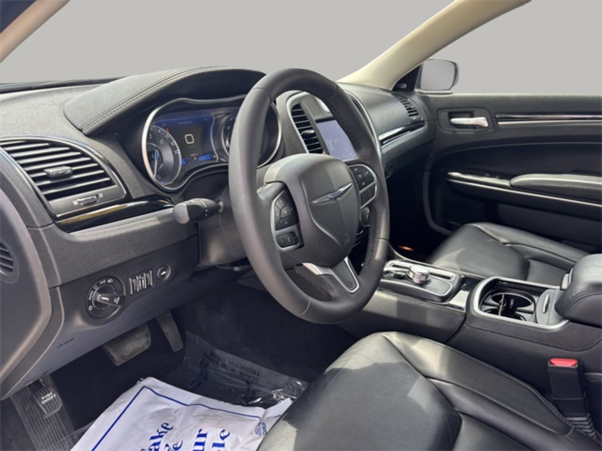 2023 Chrysler 300 Touring L photo 14