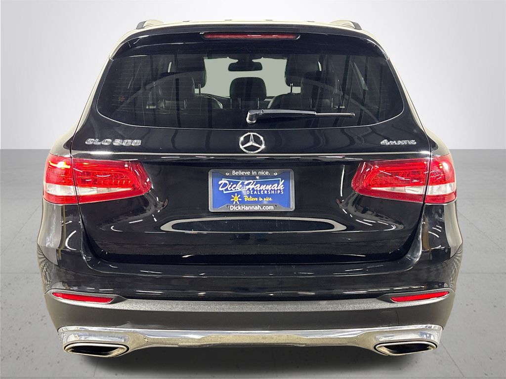 2018 Mercedes Benz GLC 300 4MATIC photo 4