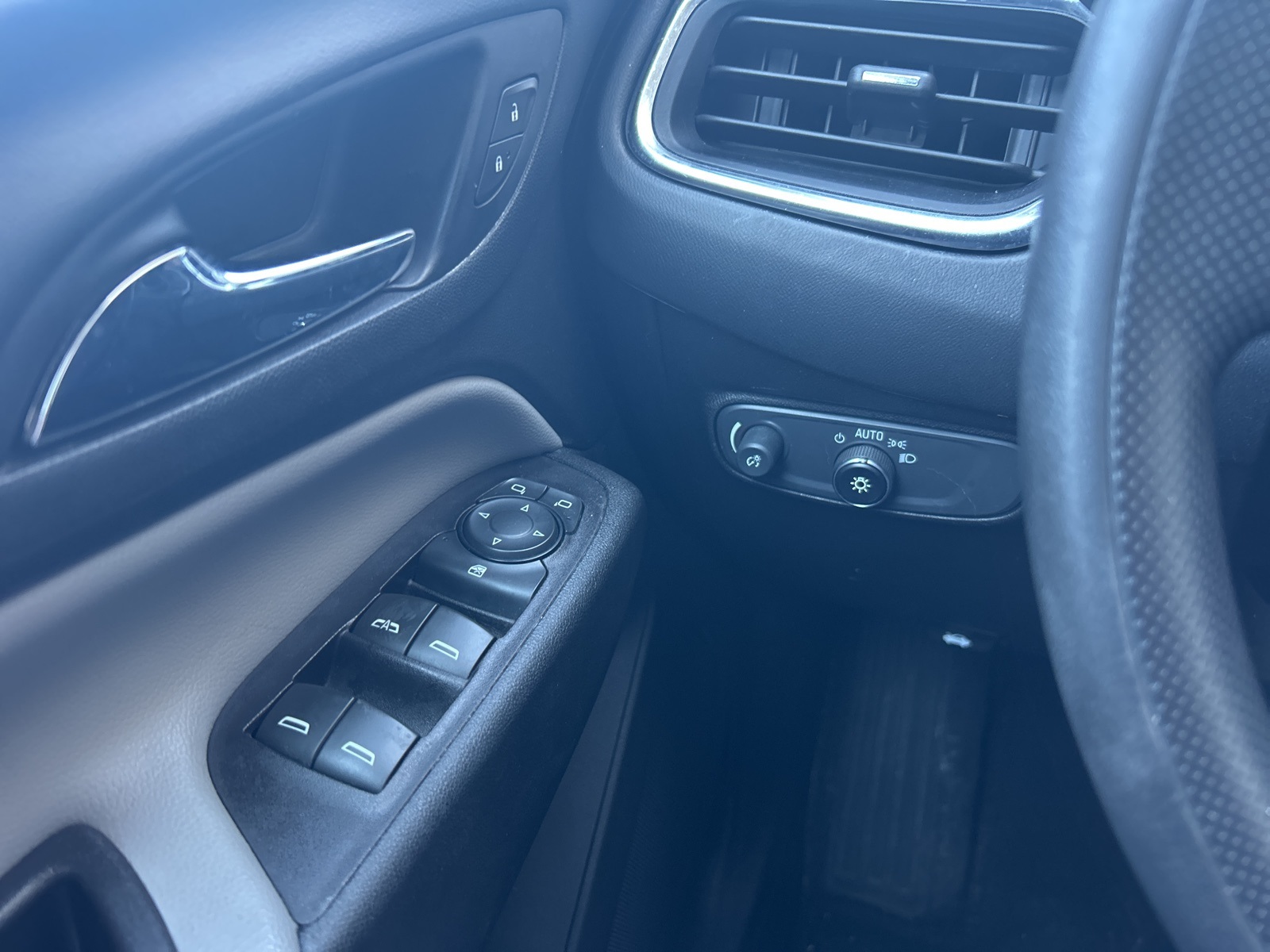 2021 Chevrolet Equinox LS photo 20