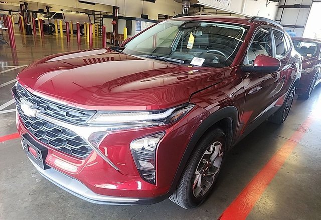 2025 Chevrolet Trax LT's photo