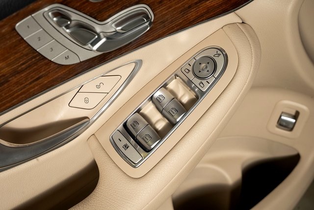 2022 Mercedes Benz GLC 300 4MATIC photo 54