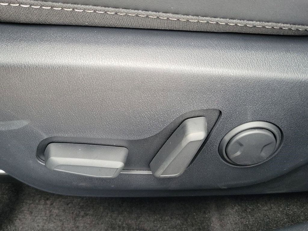2025 Kia K4 GT-Line Turbo photo 18