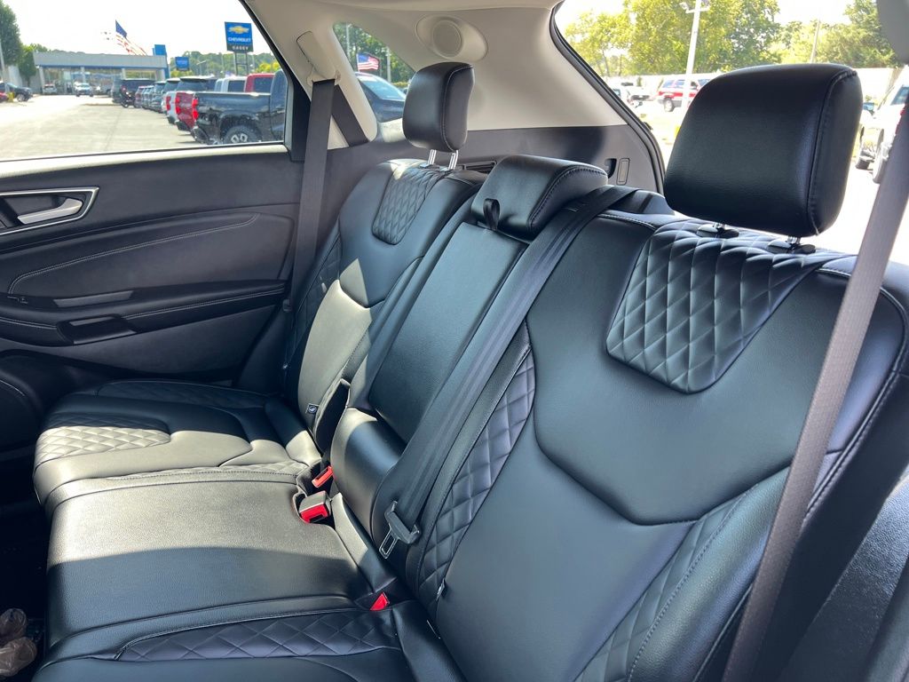 2024 Ford Edge Titanium photo 24