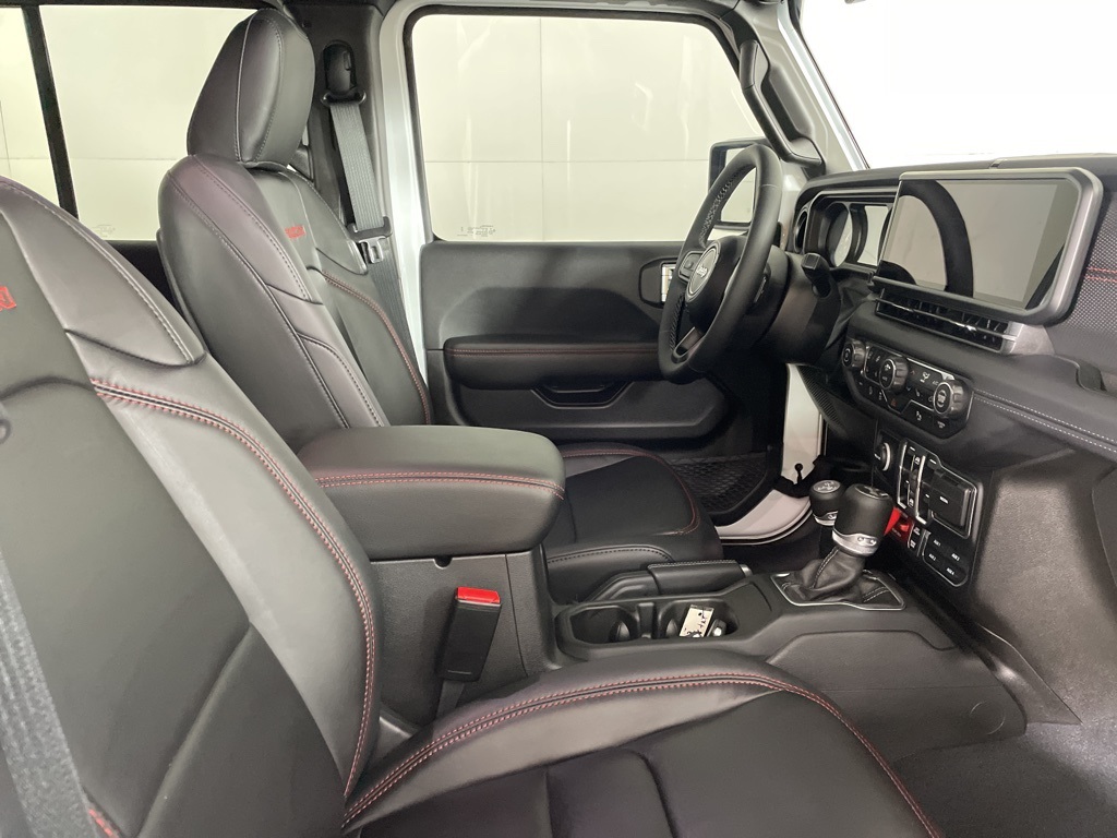 2025 Jeep Wrangler Rubicon X photo 13