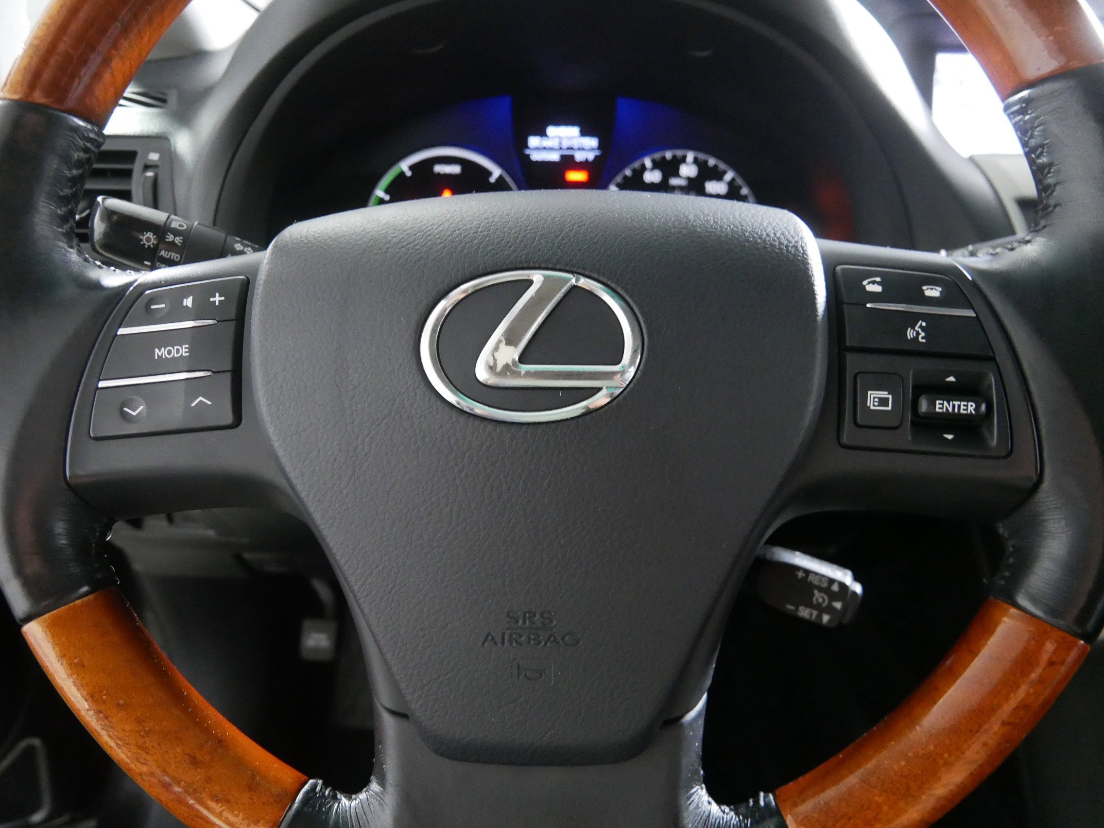 2011 Lexus RX 450h photo 25