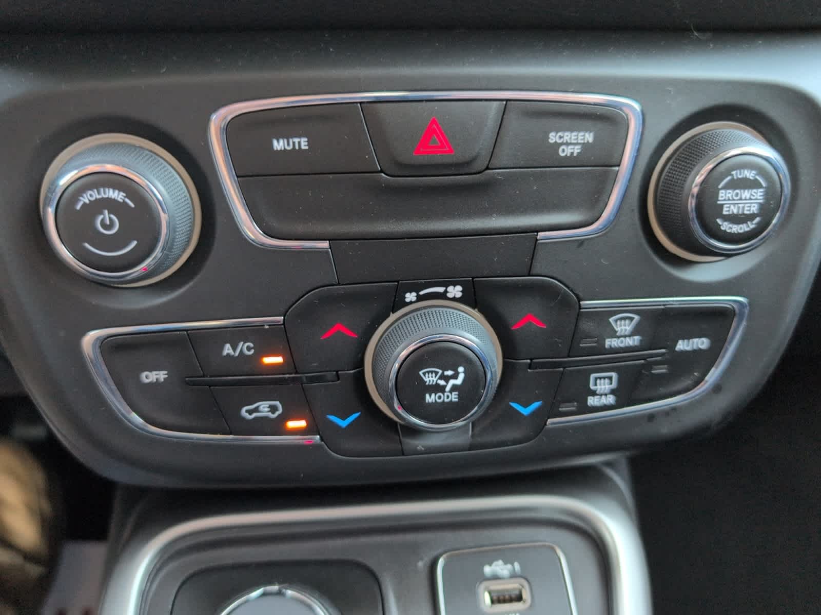 2020 Jeep Compass Latitude photo 21