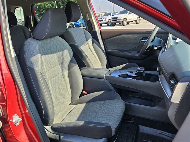 2021 Nissan Rogue SV photo 13