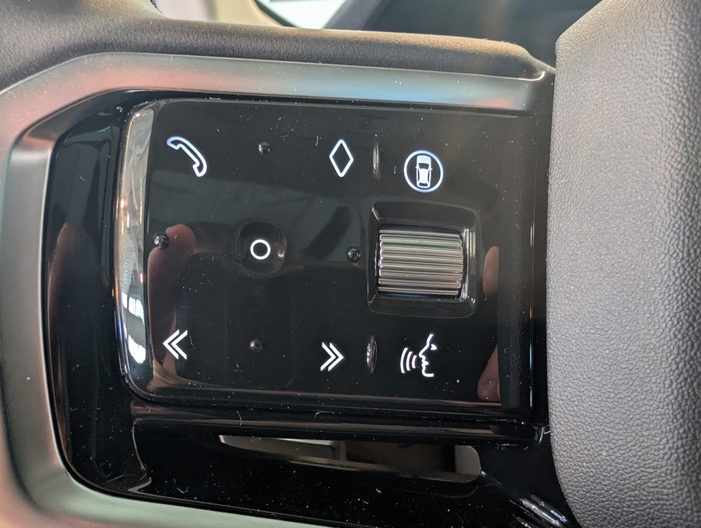 2025 Land Rover Discovery Sport S photo 16