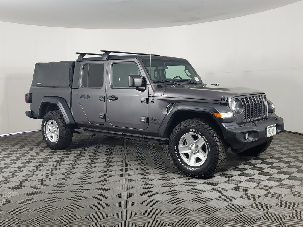 2020 Jeep Gladiator Sport photo 2