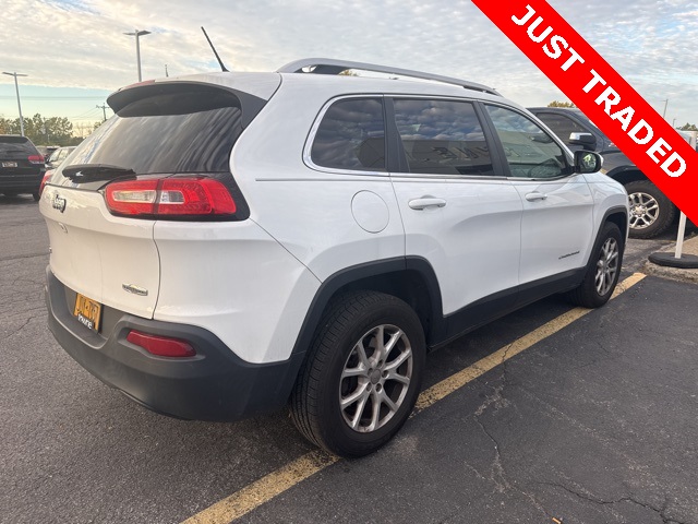 2016 Jeep Cherokee Latitude photo 4