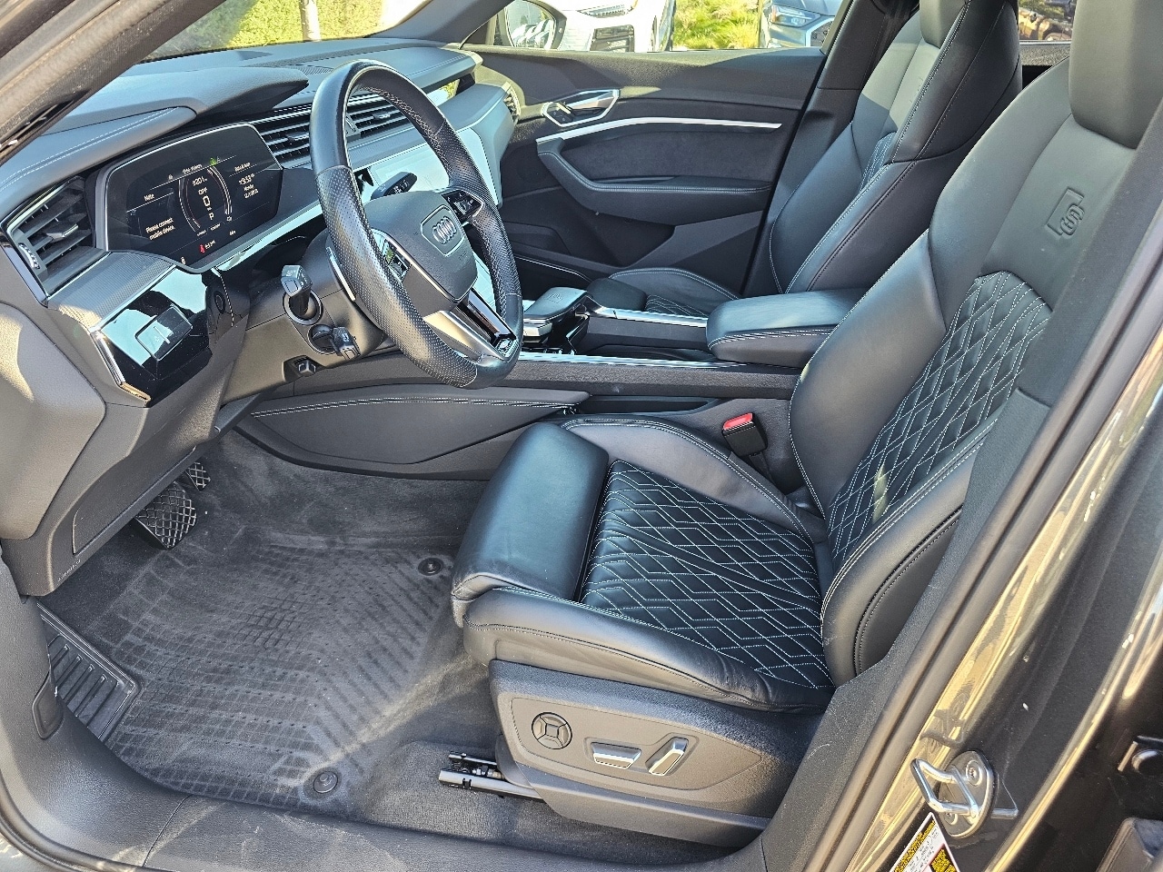 2023 Audi e-tron Sportback Prestige photo 2