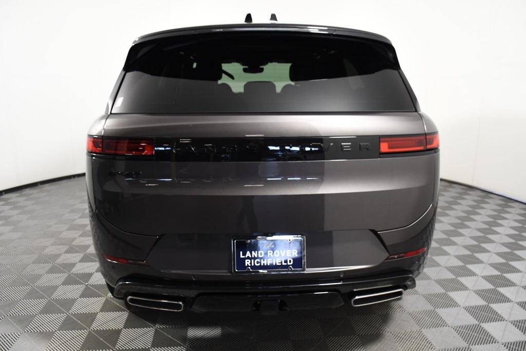 2025 Land Rover Range Rover Sport SE photo 5