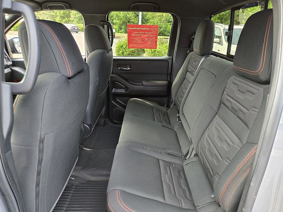 2024 Nissan Frontier PRO-4X photo 11