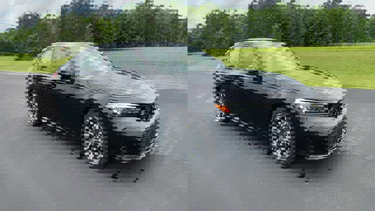 2025 Honda Civic Hybrid Sport Touring photo 2