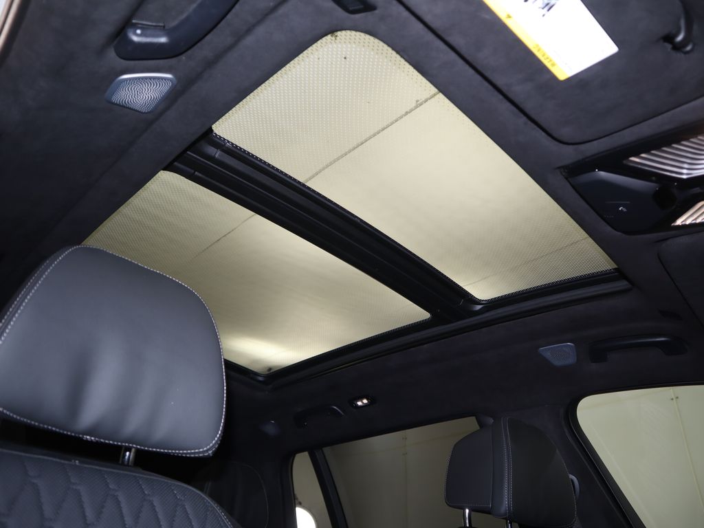 2025 Bmw X7 M60i photo 18