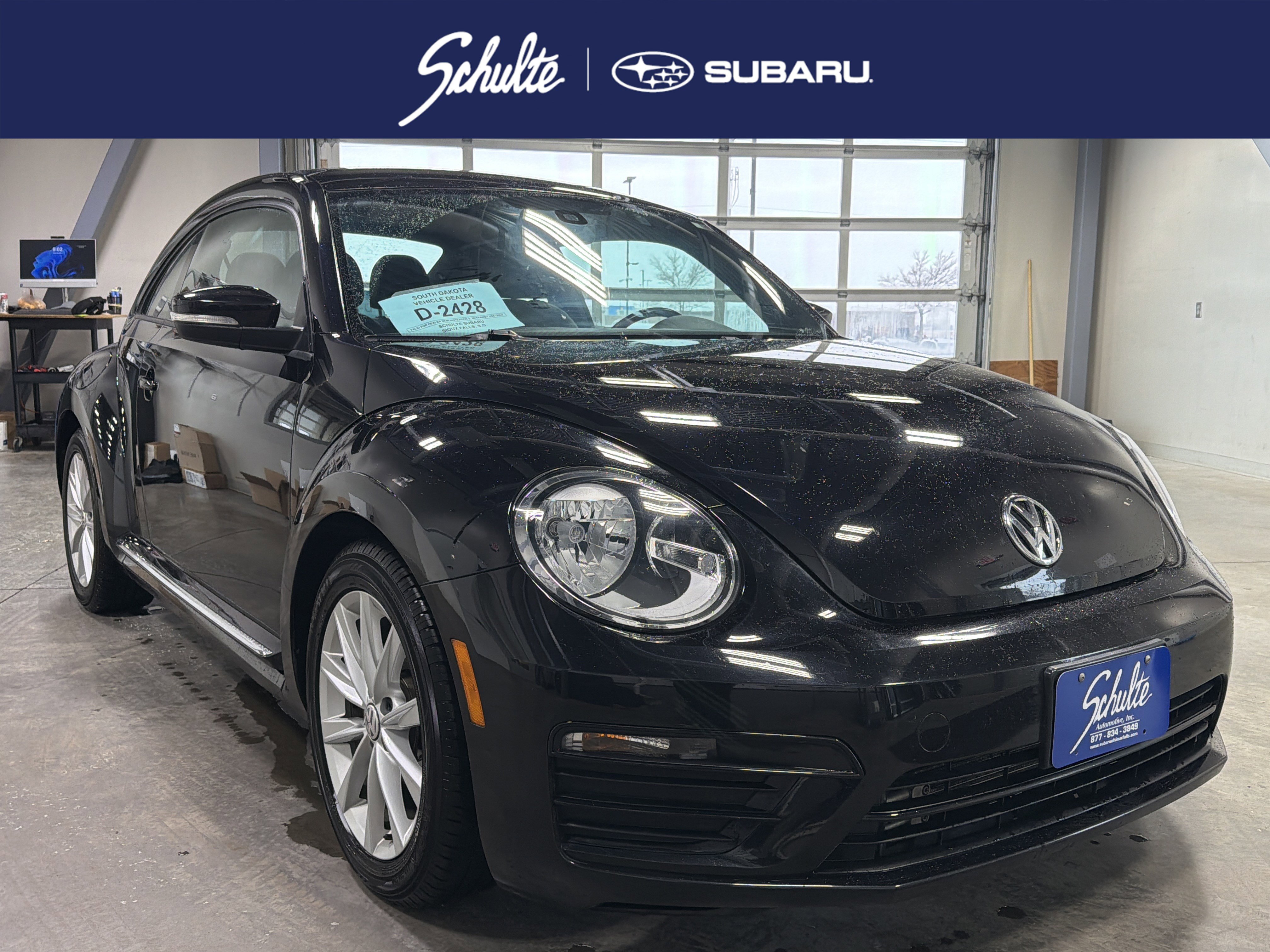 2018 Volkswagen Beetle S's photo